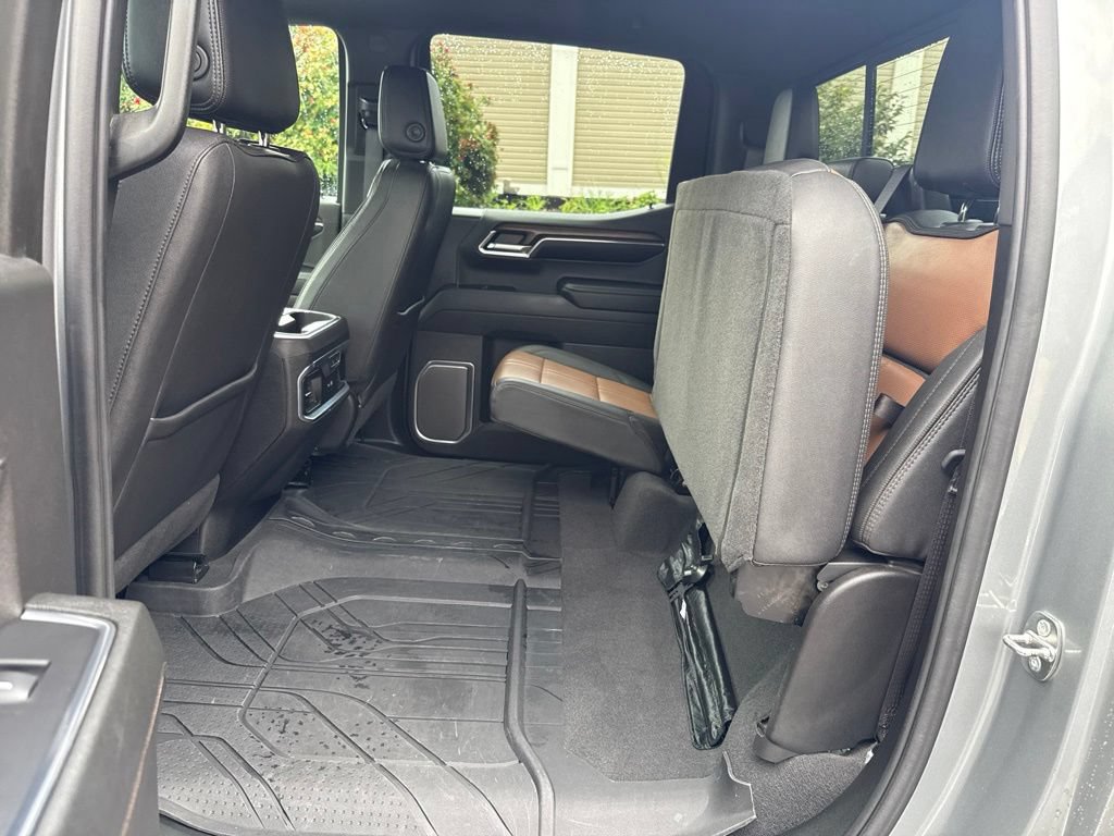 Used 2024 Chevrolet Silverado 1500 High Country w/ High Country Premium Package AWD/4WD image 45