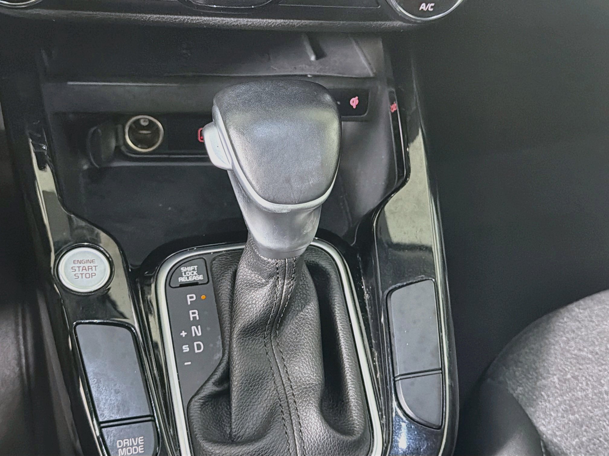 Used 2022 Kia Soul GT-Line FWD image 24
