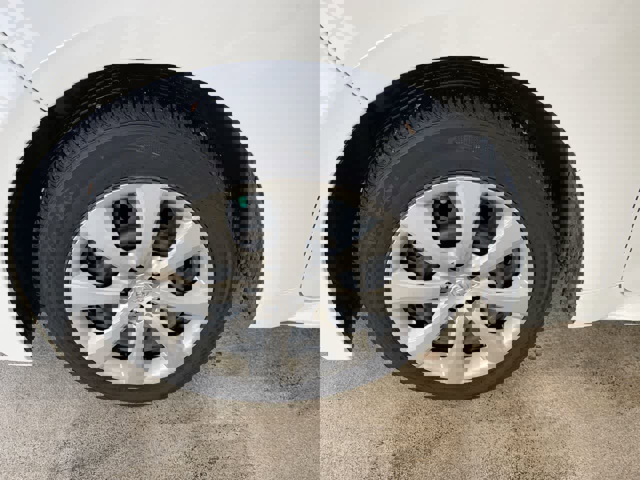 Used 2021 Toyota Corolla LE image 10