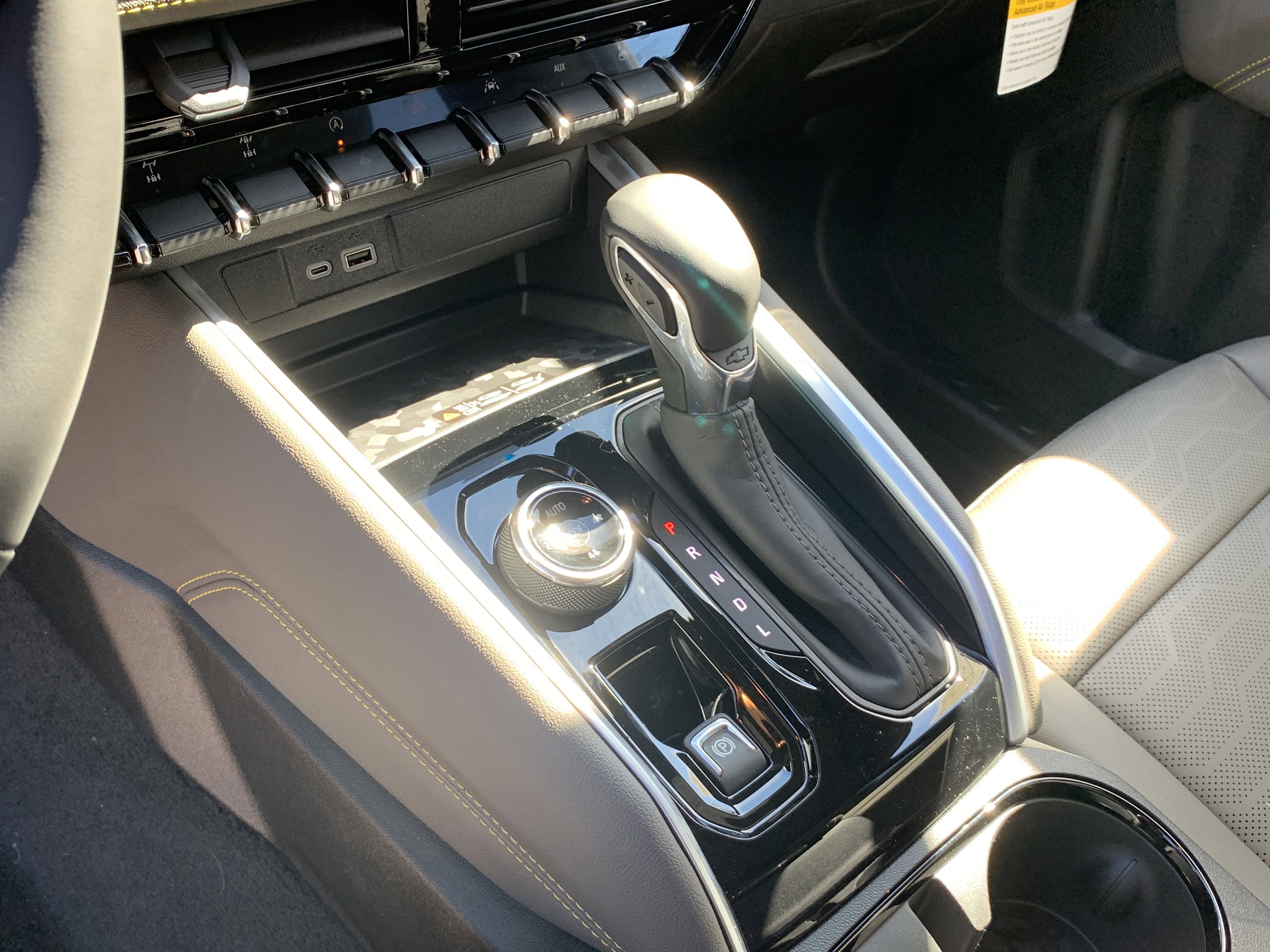 New 2026 Chevrolet Colorado ZR2 w/ Technology Package image 16