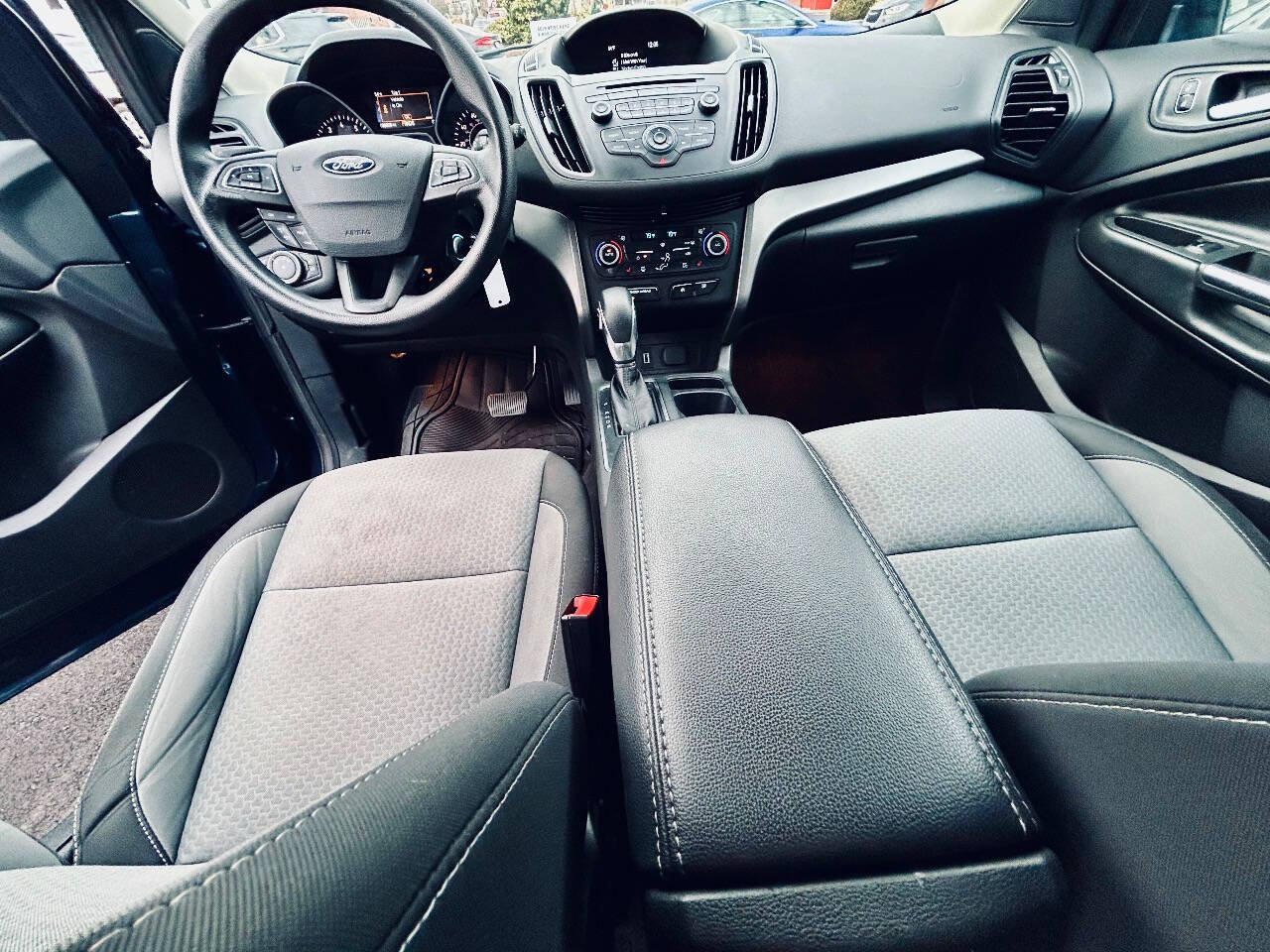 Used 2018 Ford Escape SE image 18