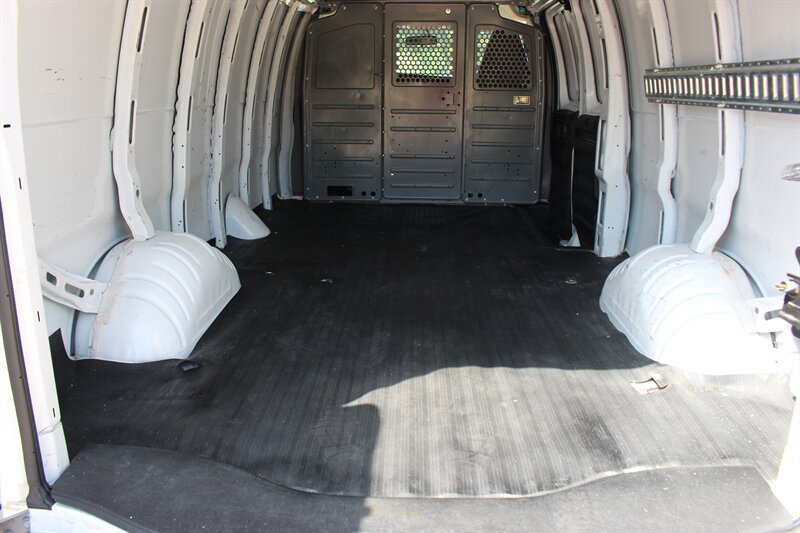 Used 2021 Chevrolet Express 2500 Extended w/ Driver Convenience Package RWD image 9