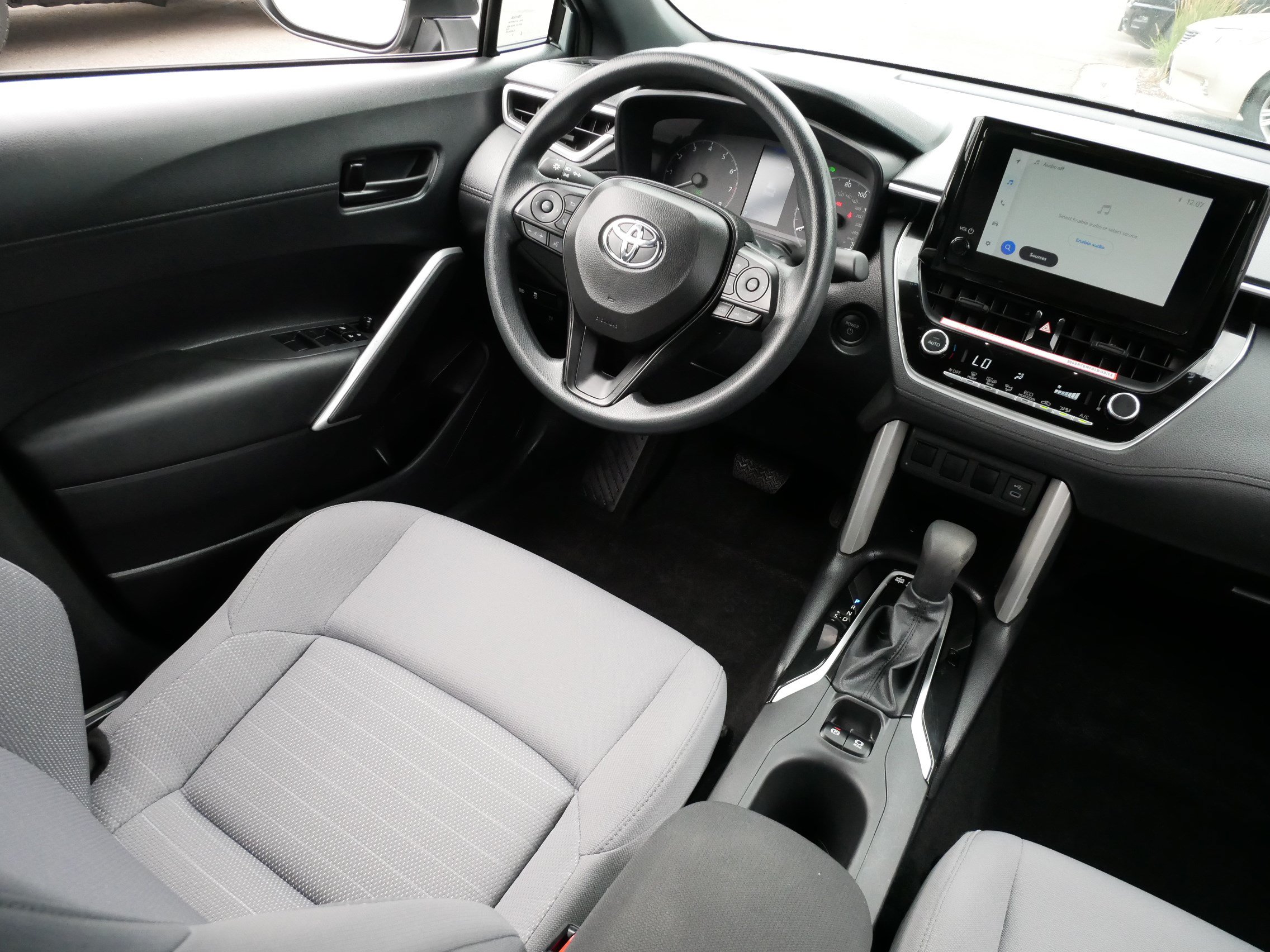 Used 2024 Toyota Corolla Cross AWD Hybrid image 9