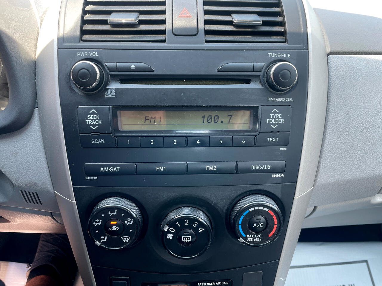 Used 2010 Toyota Corolla image 11