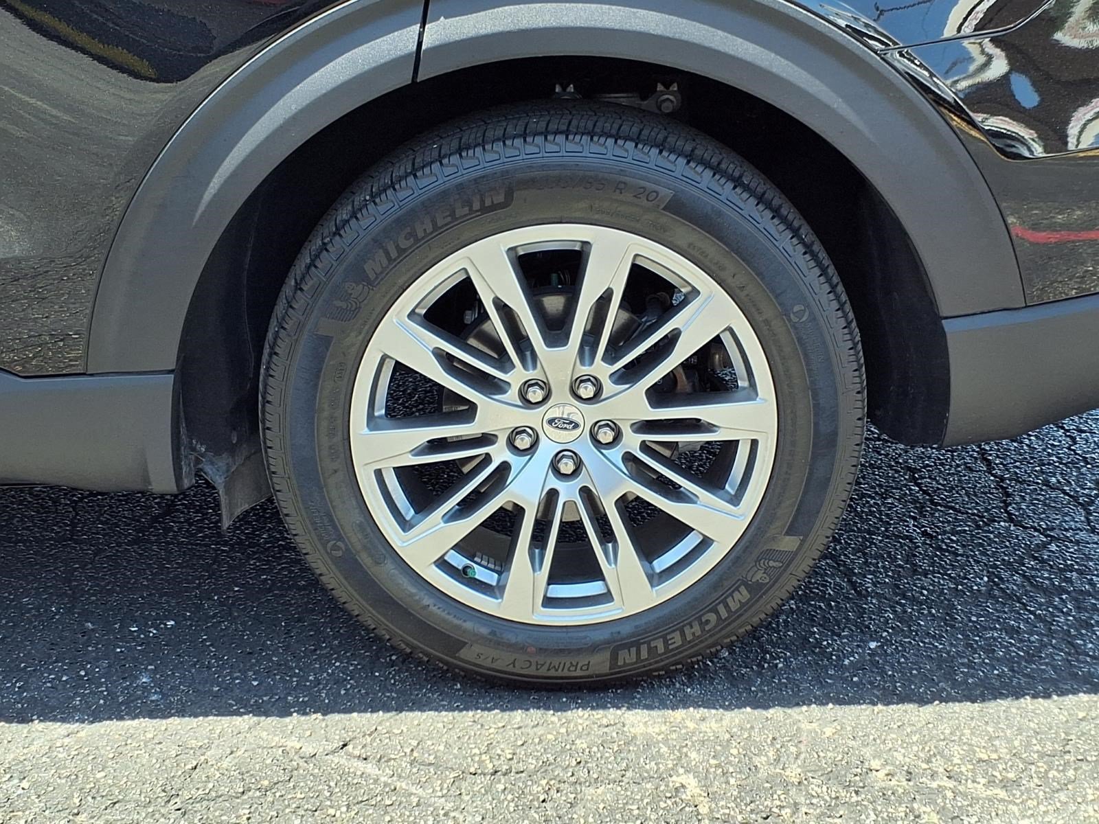 Certified 2025 Ford Explorer Platinum RWD image 10