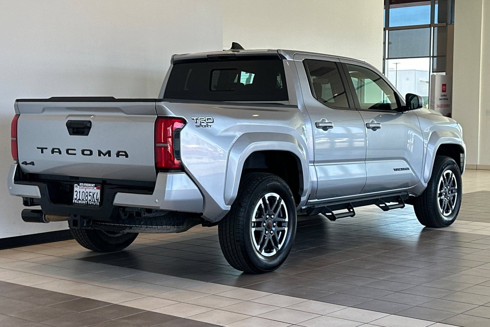 Certified 2025 Toyota Tacoma TRD Sport w/ TRD Sport Upgrade Package AWD/4WD image 4