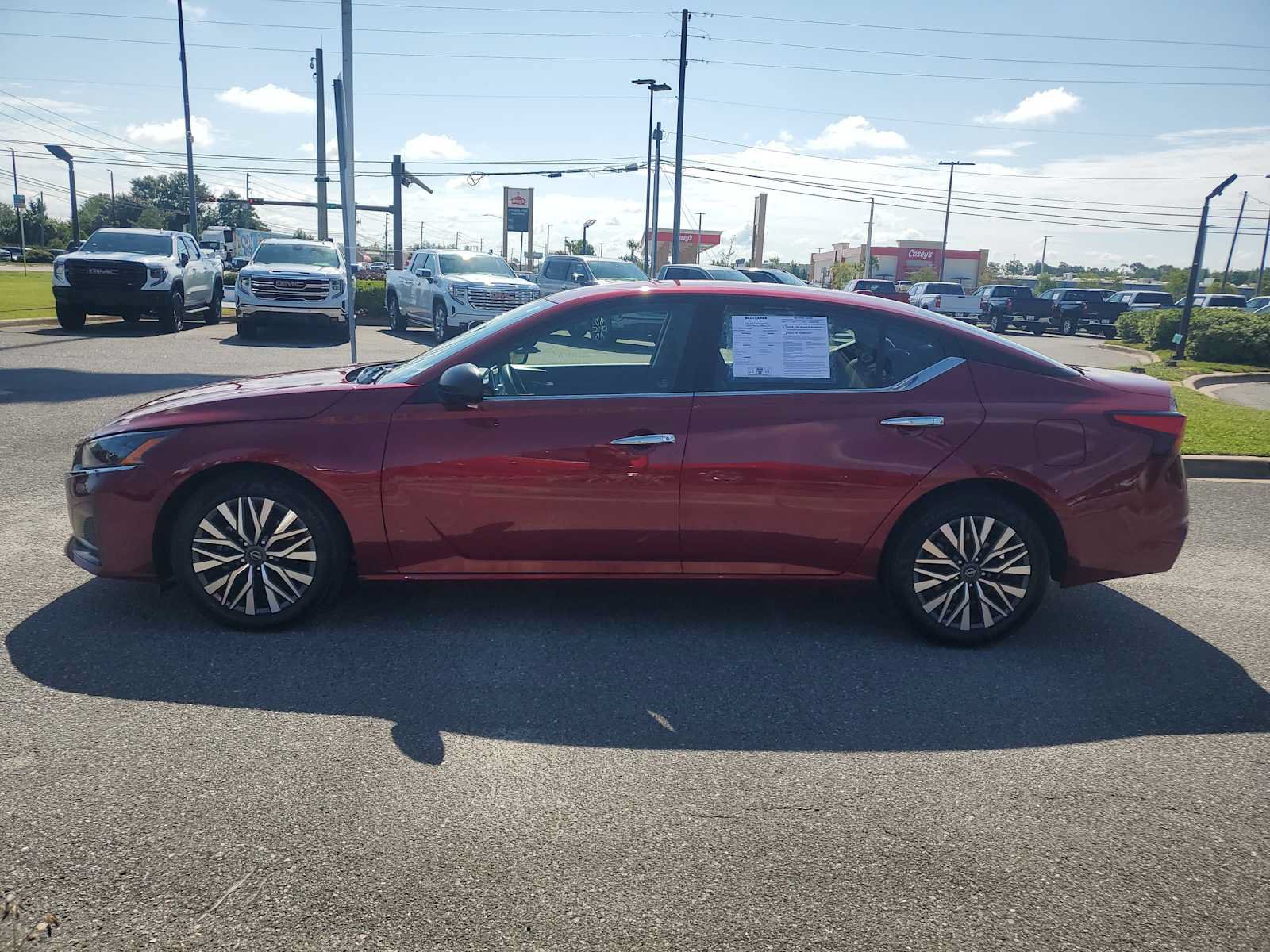 Used 2025 Nissan Altima 2.5 SV FWD image 2