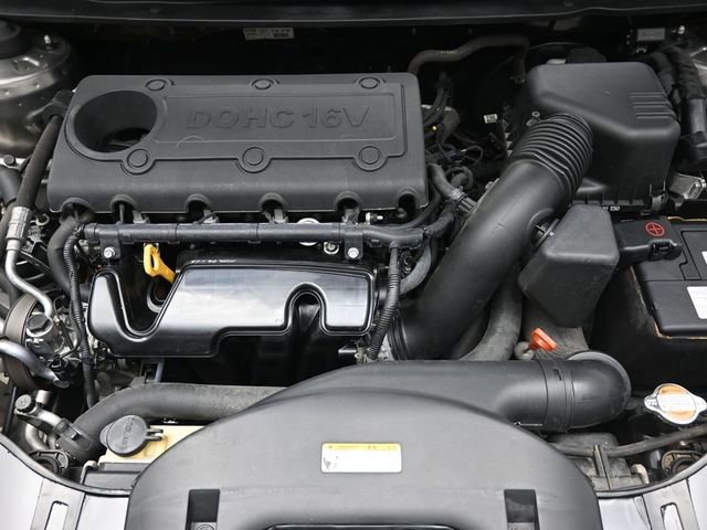 Used 2010 Kia Forte SX FWD image 27