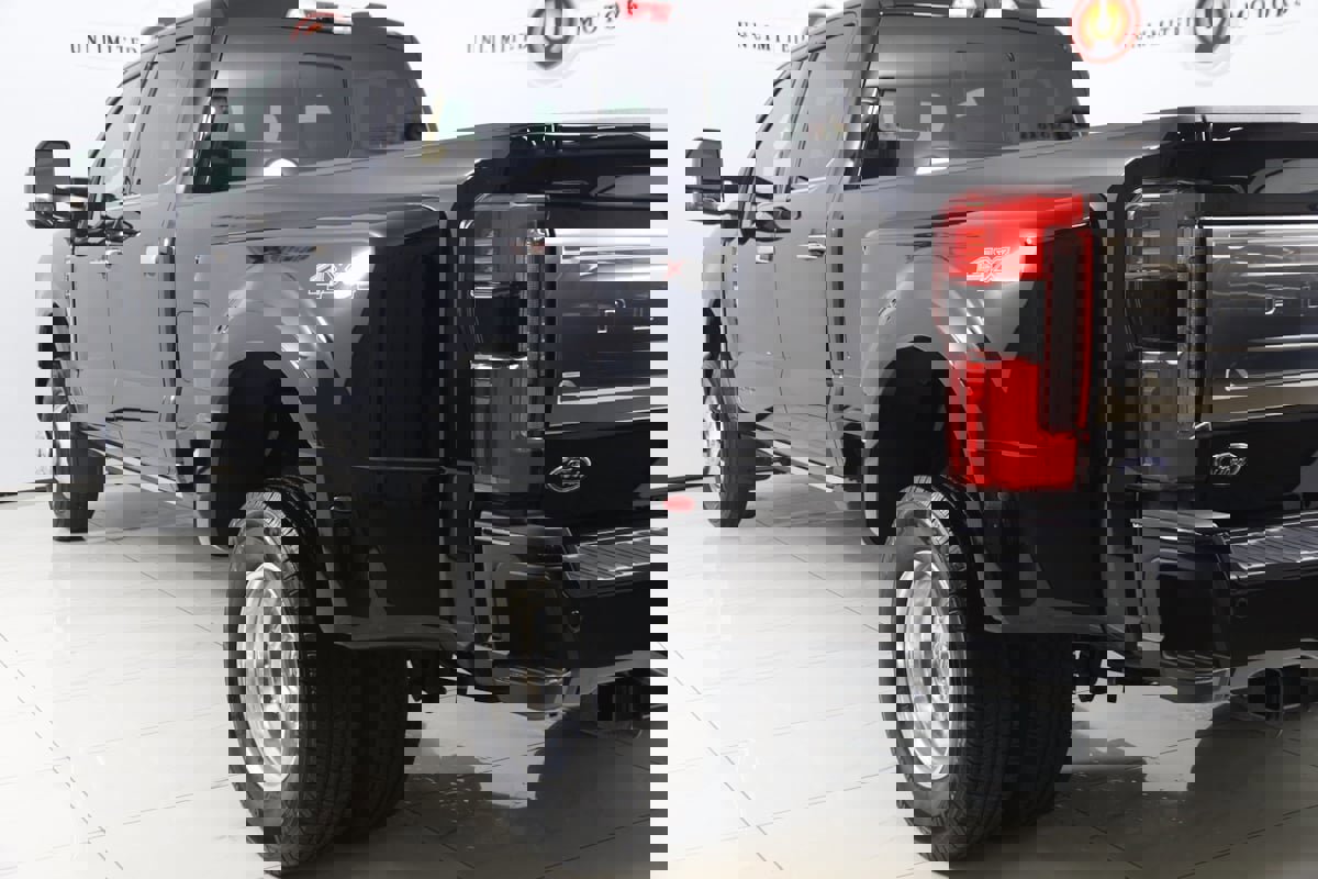 Used 2024 Ford F350 Platinum image 26