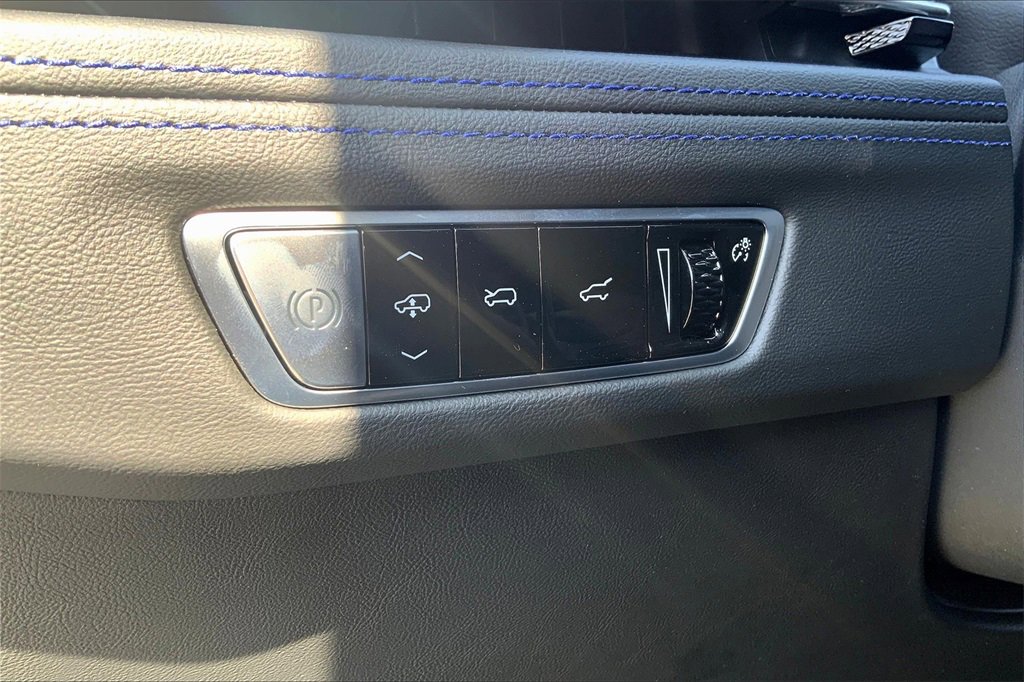 New 2026 Cadillac Escalade IQL Luxury image 28