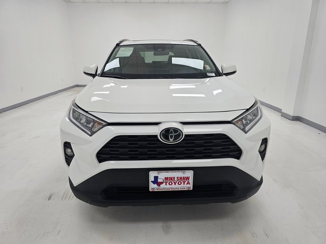 Used 2021 Toyota RAV4 XLE w/ Convenience Package image 3