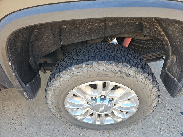 Used 2020 Chevrolet Silverado 2500 High Country w/ Z71 Off-Road Package AWD/4WD image 4