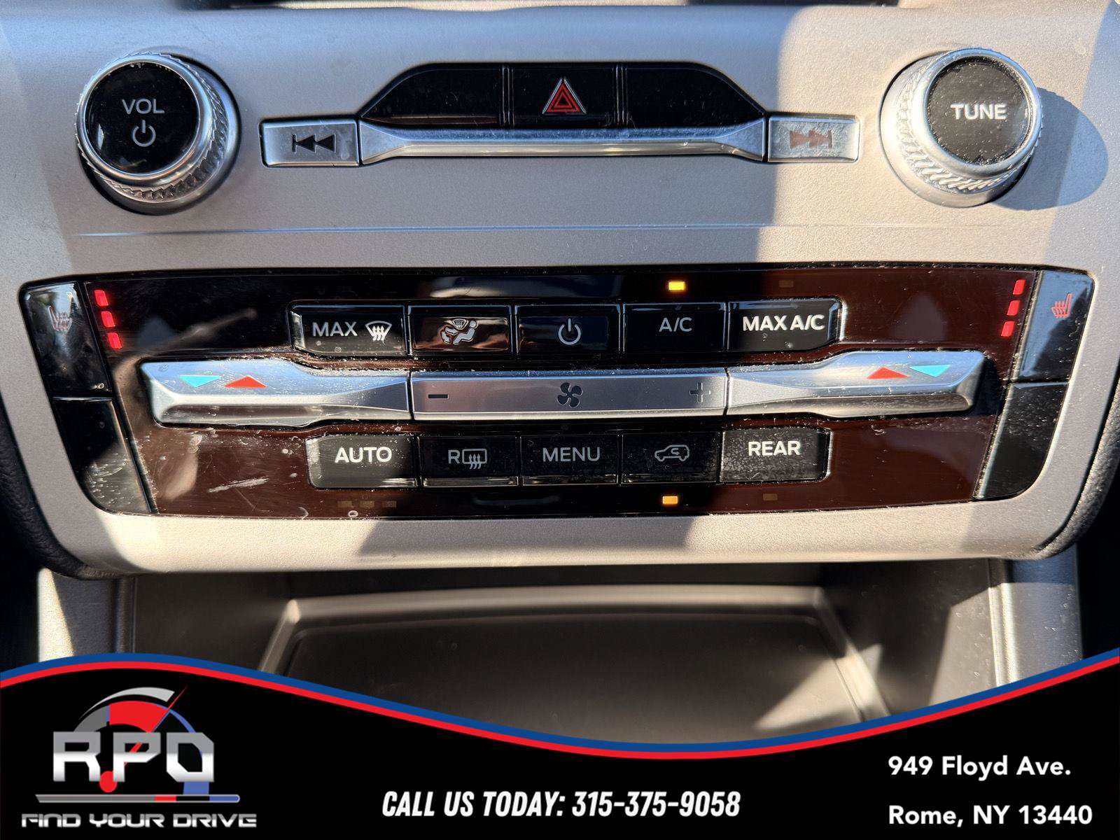 Used 2022 Ford Explorer XLT AWD/4WD image 22