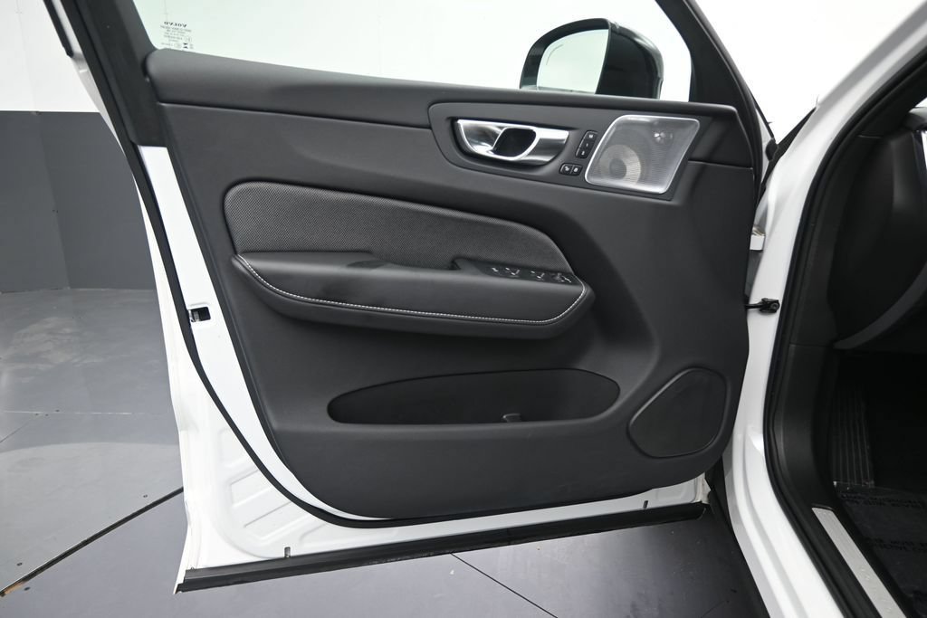 Certified 2024 Volvo XC60 T8 Polestar AWD/4WD image 11