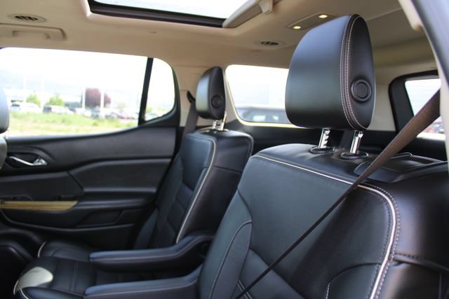 Used 2017 GMC Acadia Denali w/ Technology Package AWD/4WD image 12