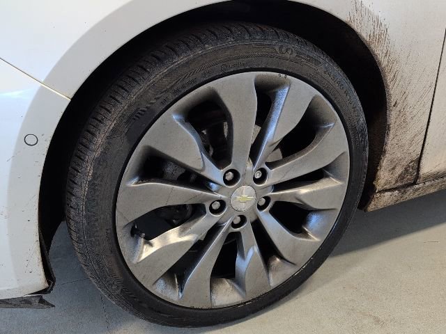 Used 2016 Chevrolet Malibu Premier w/ Driver Confidence Package II image 9