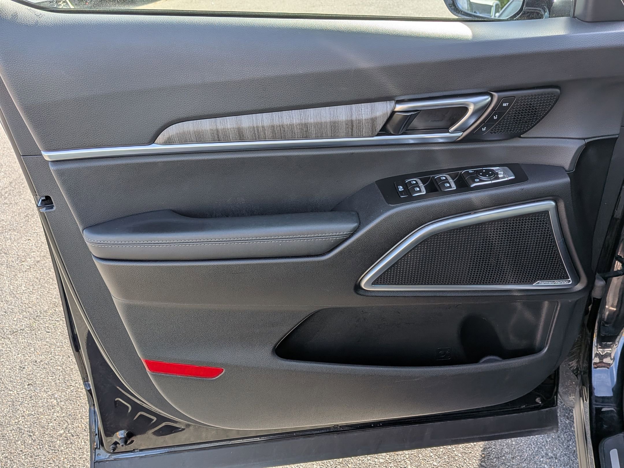 Used 2023 Kia Telluride SX image 11