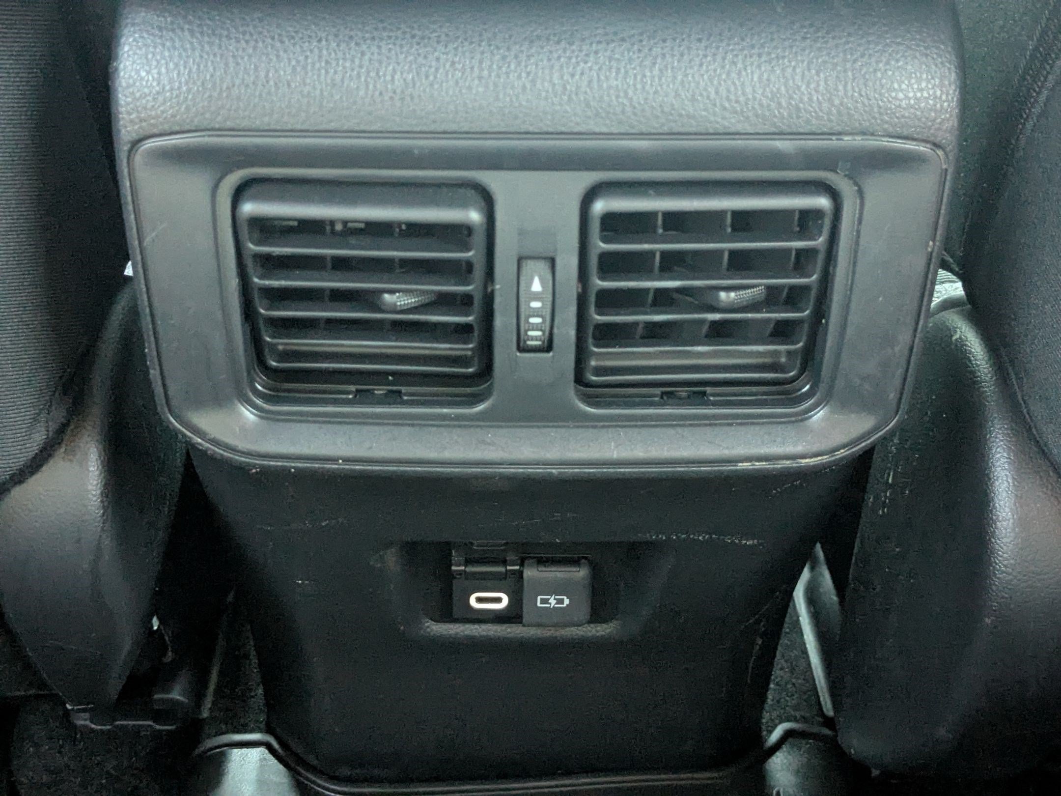 Used 2024 Toyota RAV4 SE w/ Convenience Package AWD/4WD image 31