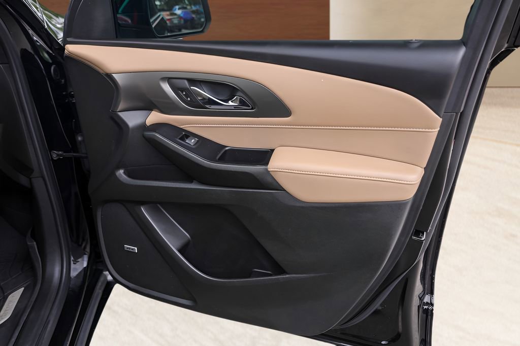 Used 2022 Chevrolet Traverse Premier FWD image 26