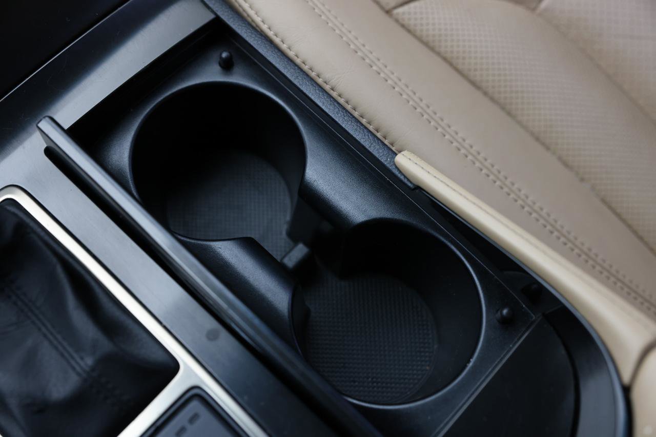 Used 2013 Hyundai Azera w/ Technology Pkg image 38