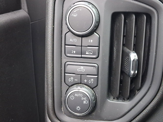 Used 2025 Chevrolet Silverado 1500 W/T w/ WT Value Package AWD/4WD image 23