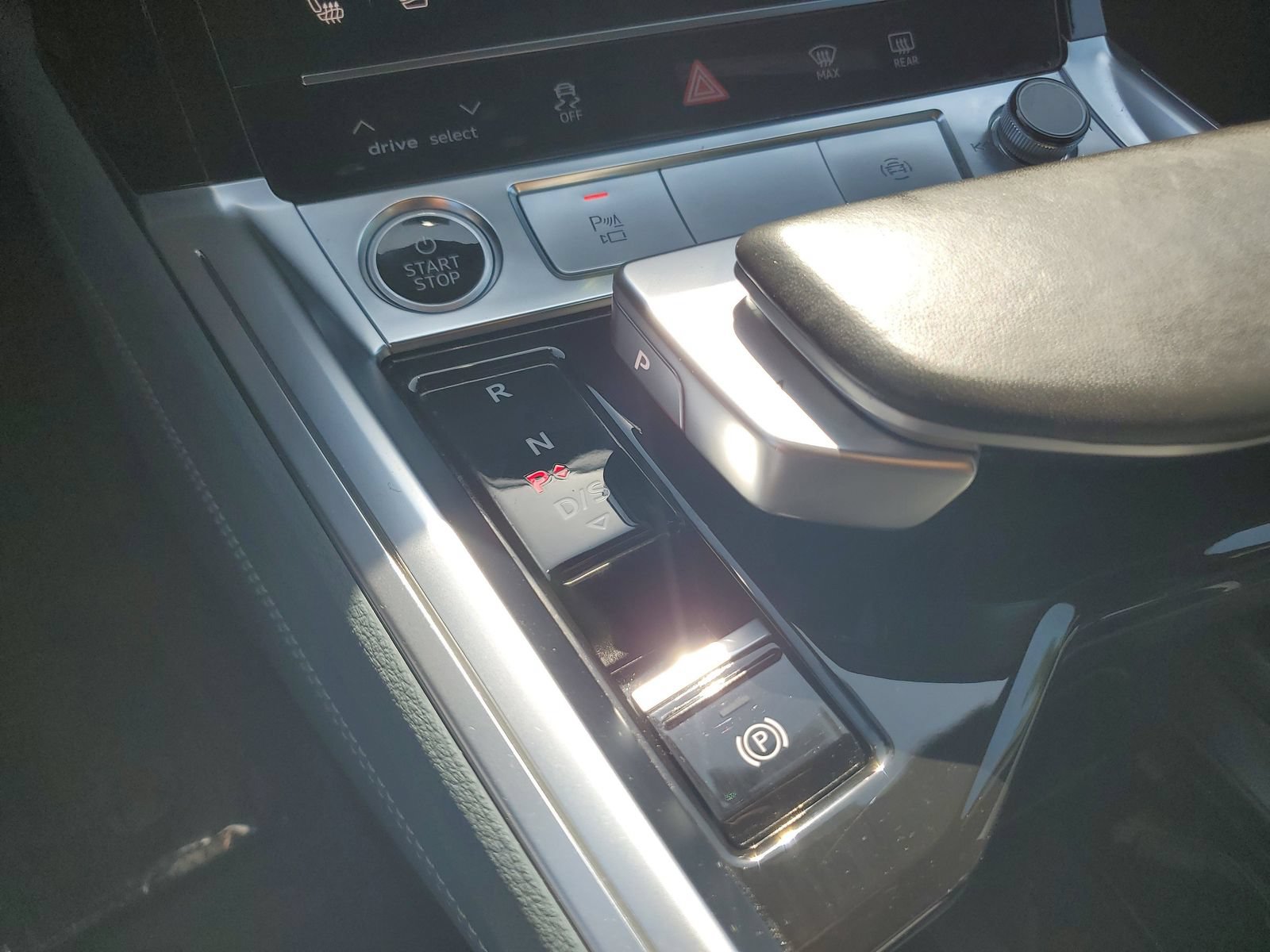 Used 2023 Audi e-tron Prestige w/ Prestige Package AWD/4WD image 27