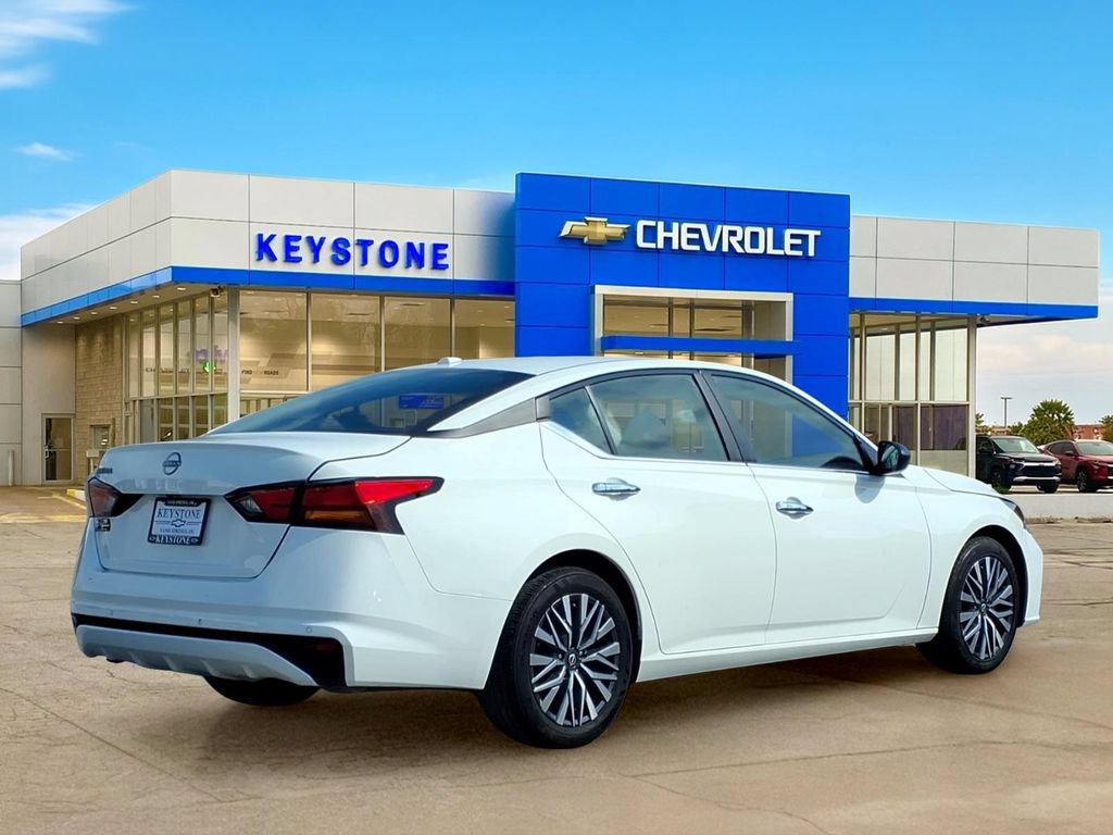 Used 2025 Nissan Altima 2.5 SV FWD image 7