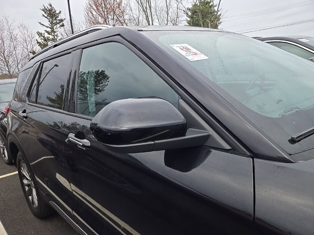 Used 2023 Ford Explorer Limited AWD/4WD image 5