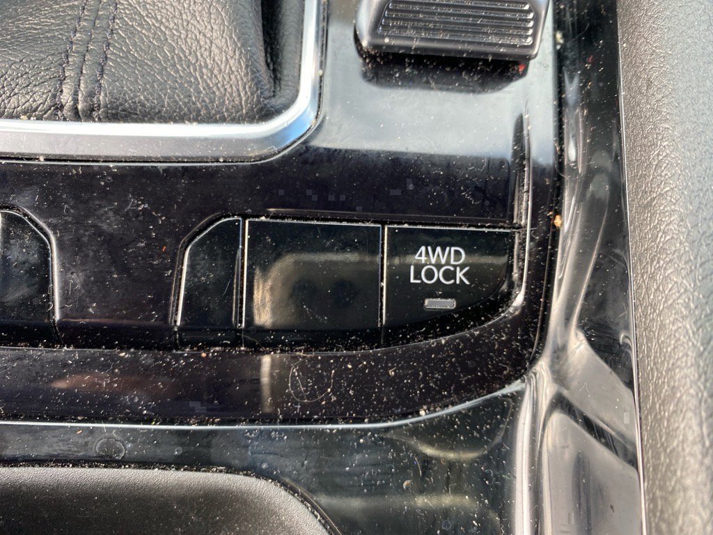 Used 2025 Jeep Compass Limited image 13