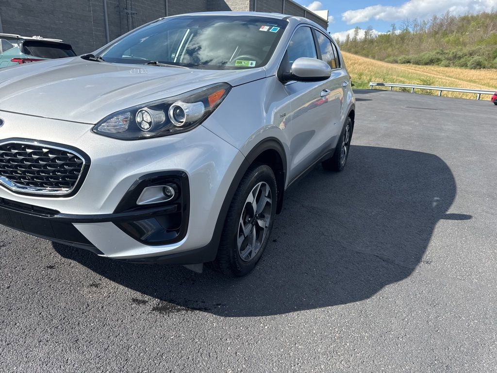 Used 2021 Kia Sportage LX image 3