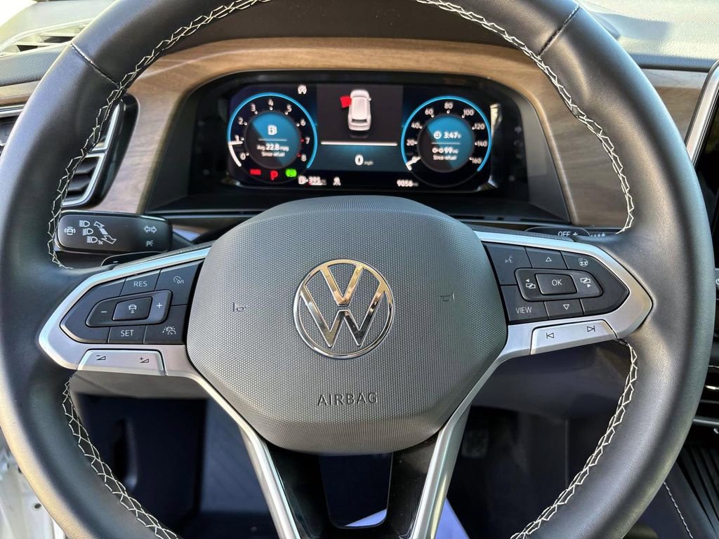 Used 2025 Volkswagen Atlas SE image 17