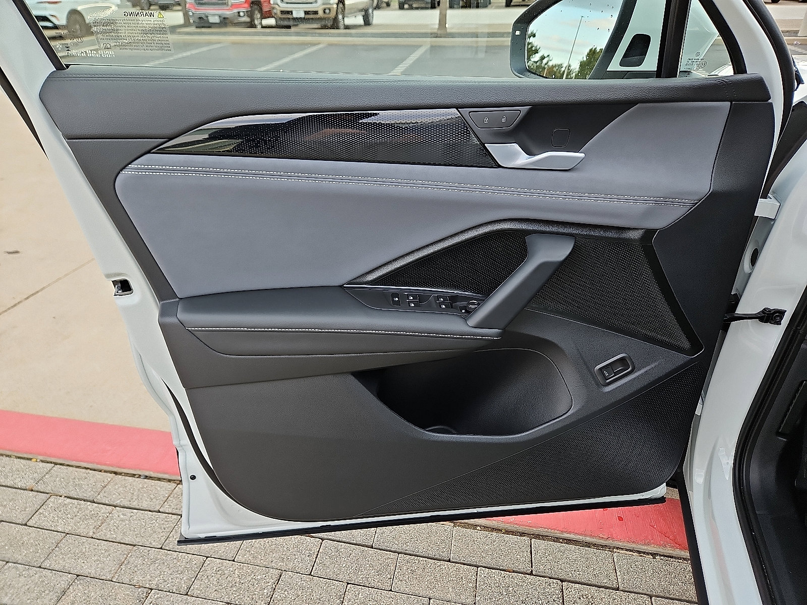 New 2026 Volkswagen Tiguan SE image 15