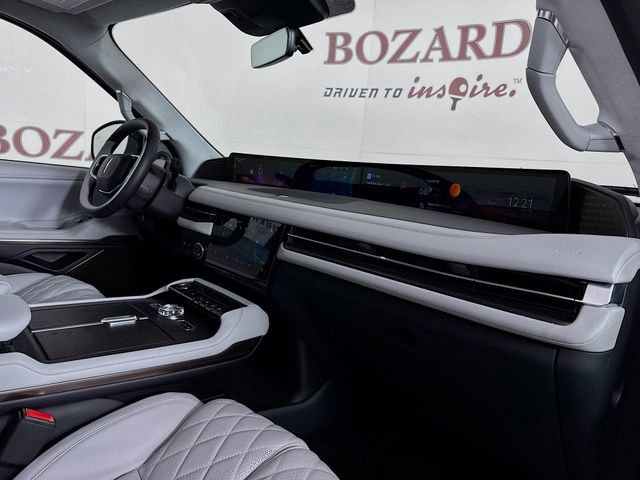 New 2025 Lincoln Navigator L Black Label image 33