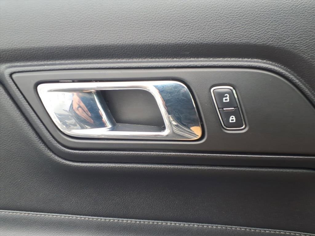 Used 2016 Ford Mustang Premium image 15