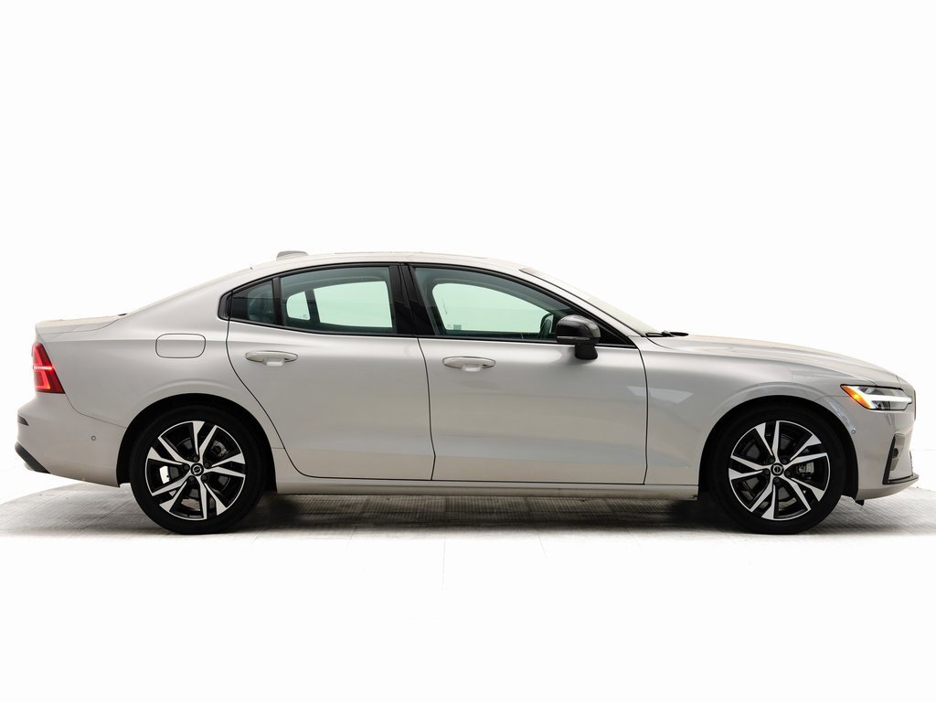 Used 2024 Volvo S60 B5 Plus image 2