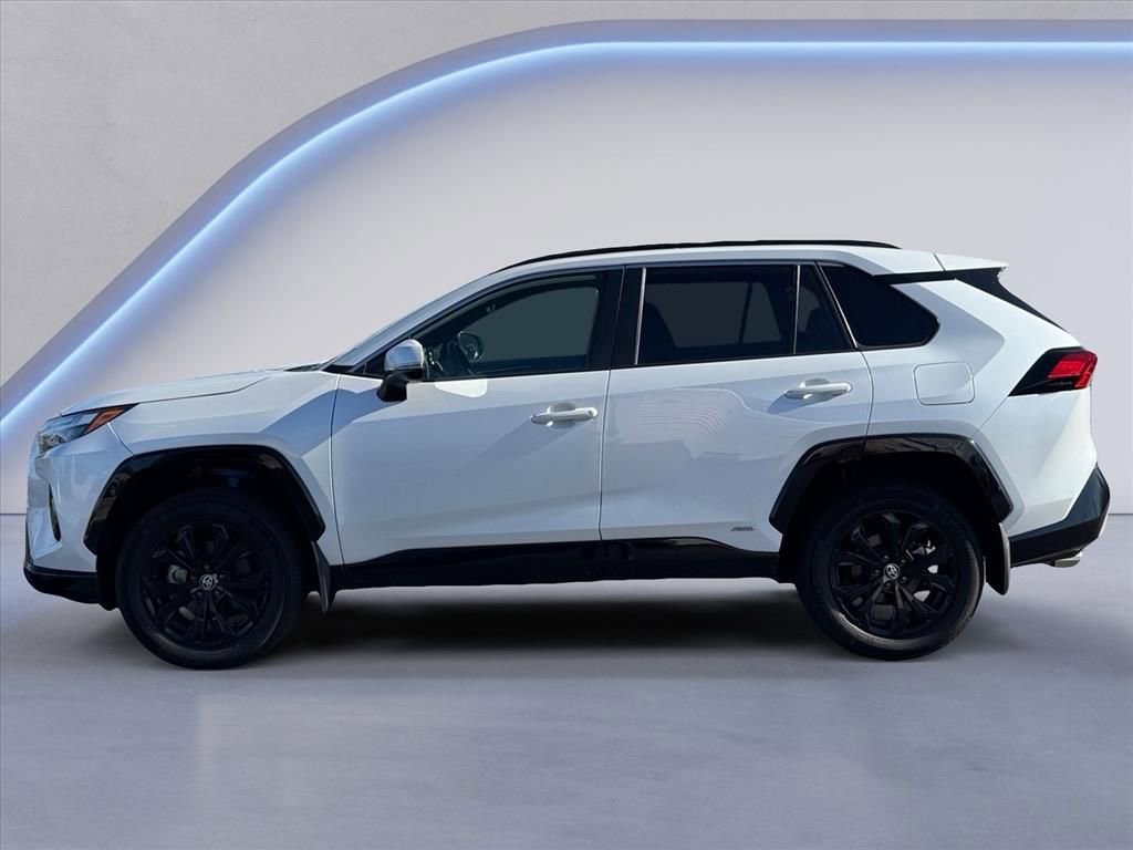 Used 2024 Toyota RAV4 SE video 2