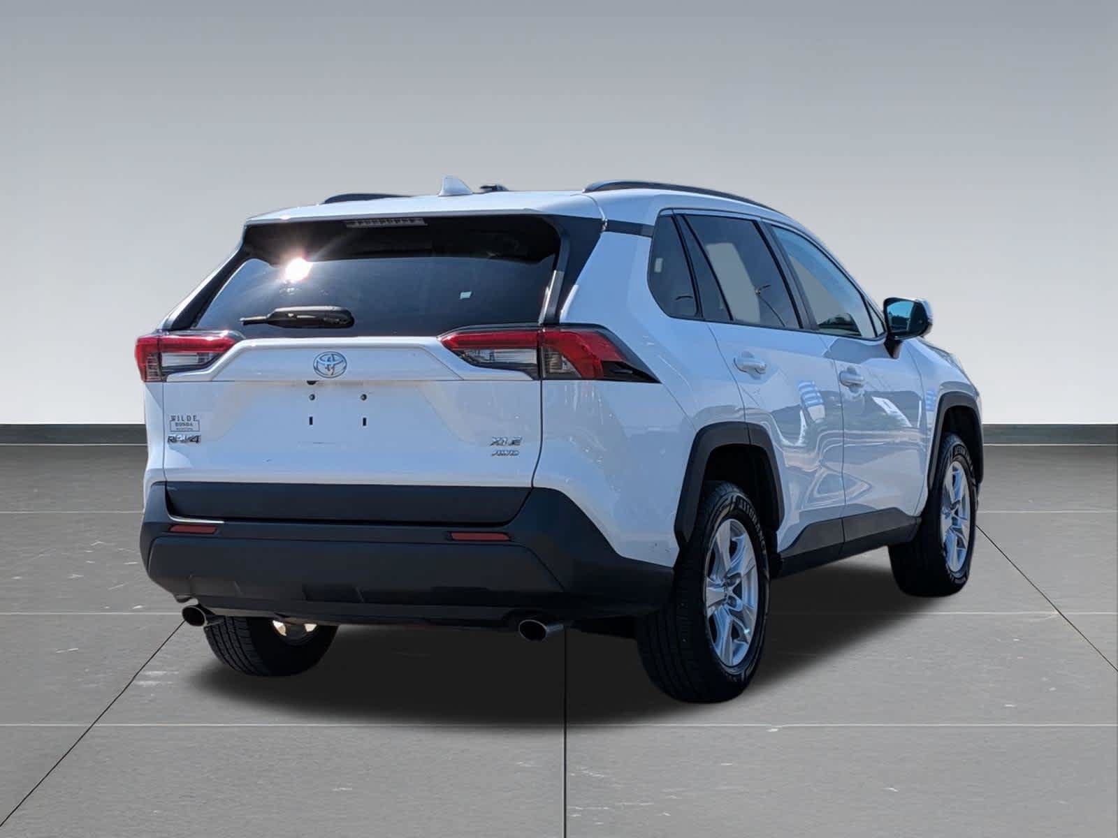 Used 2020 Toyota RAV4 XLE AWD/4WD image 5