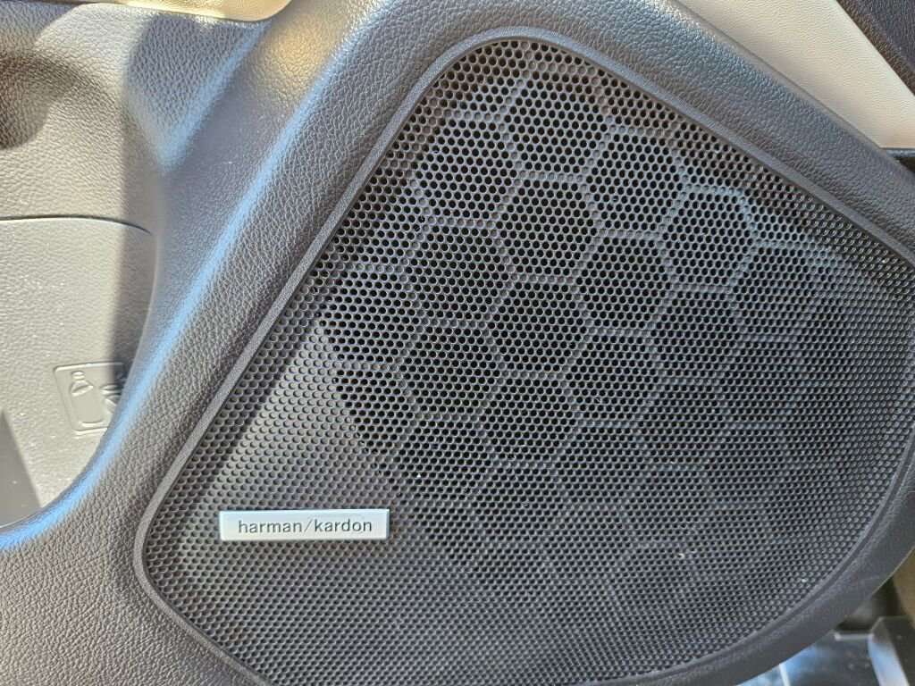 Used 2019 Subaru Outback 2.5i Limited w/ Popular Package #2 image 16