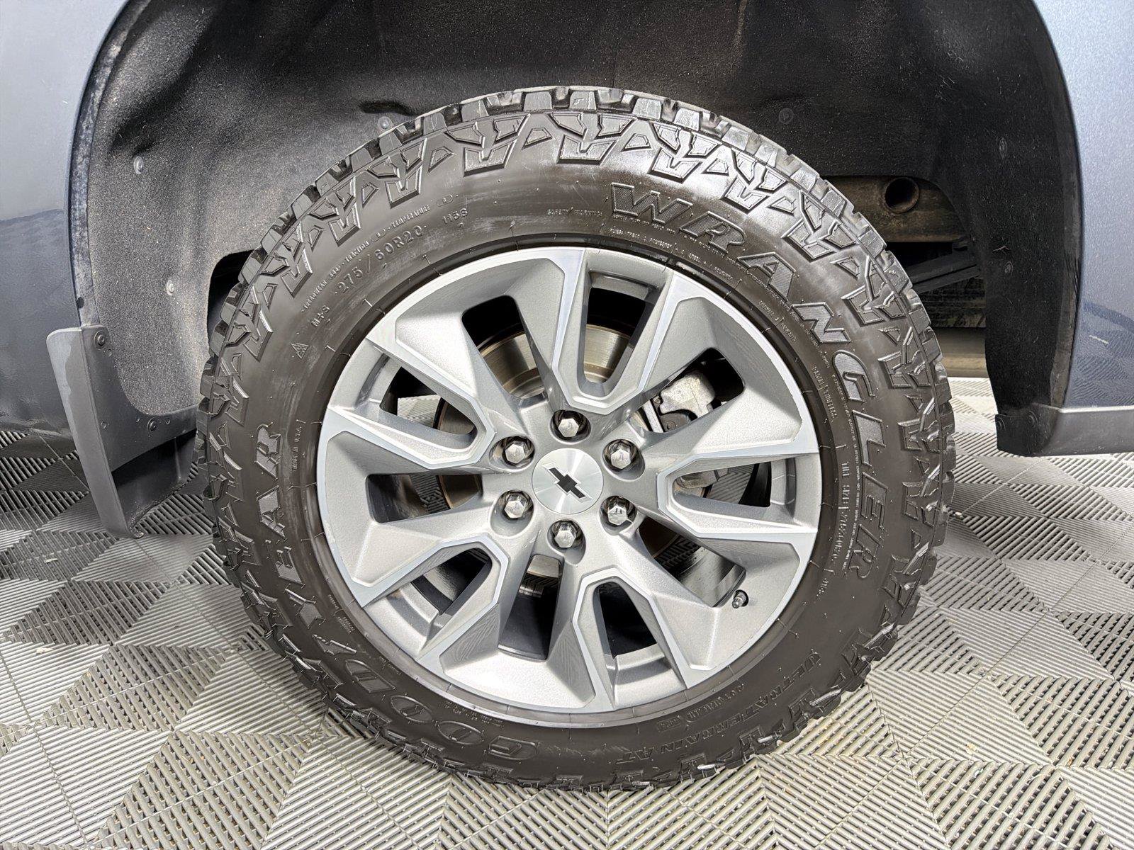 Used 2019 Chevrolet Silverado 1500 RST AWD/4WD image 17