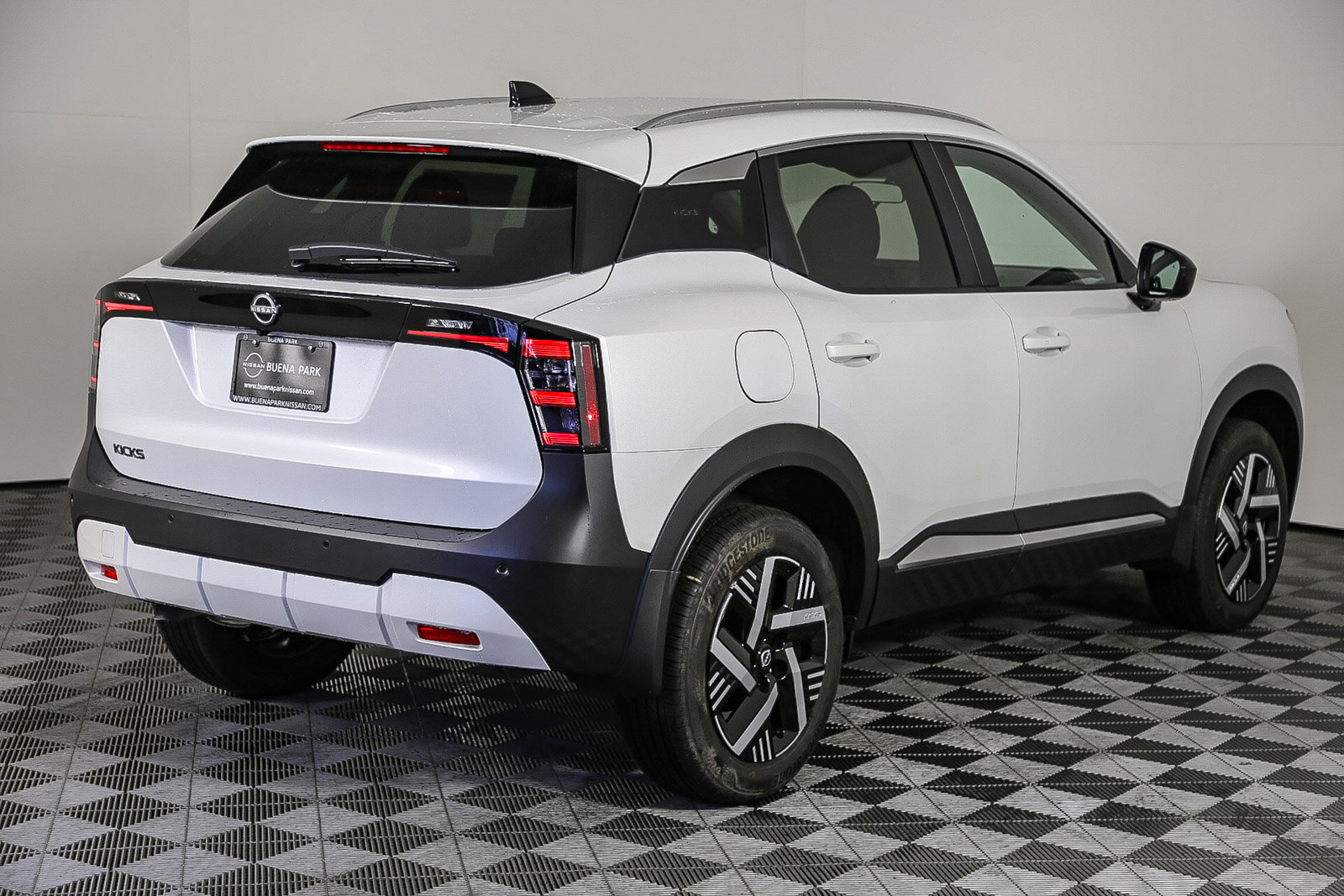 New 2026 Nissan Kicks SV FWD image 9