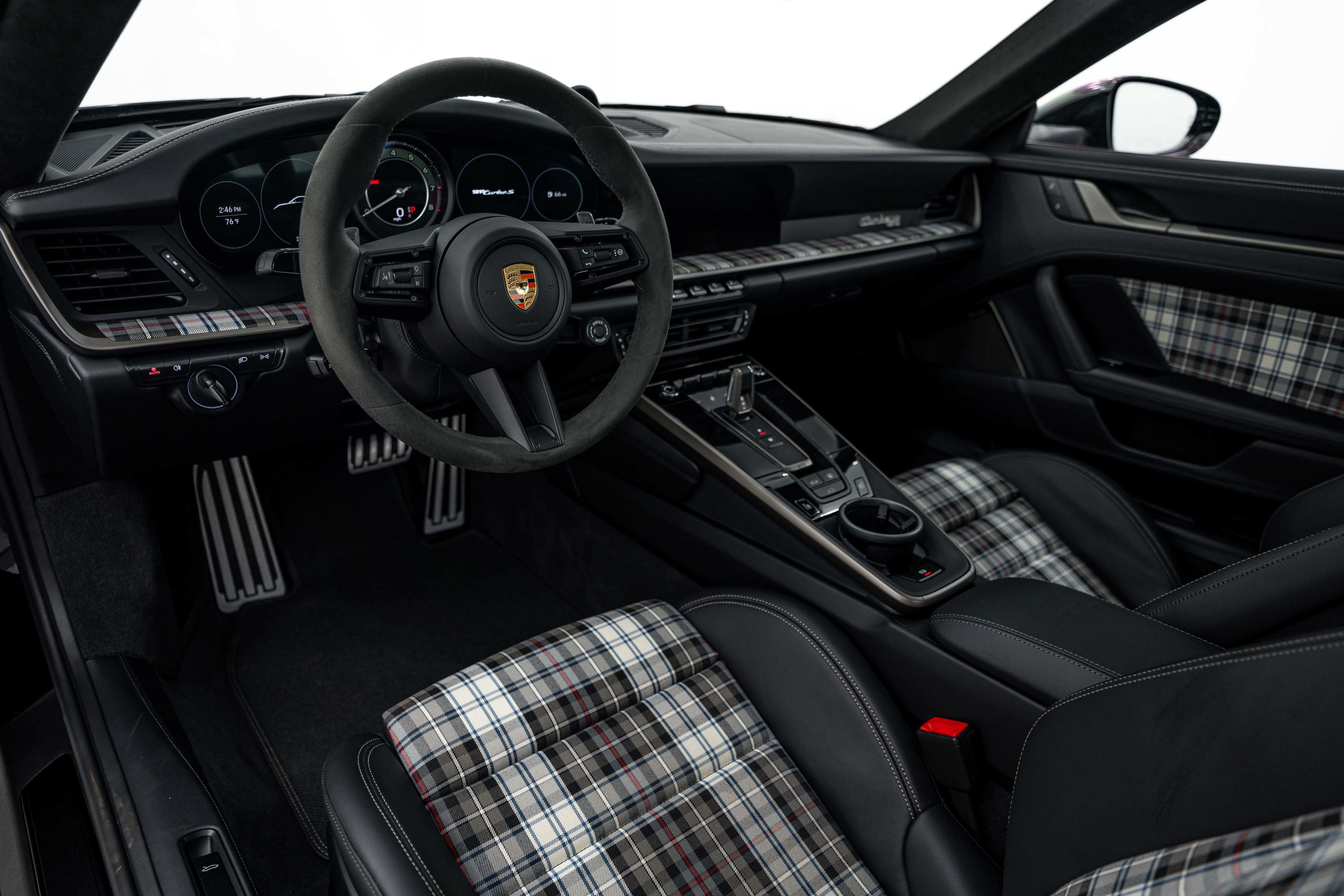 Certified 2025 Porsche 911 Turbo S AWD/4WD image 4