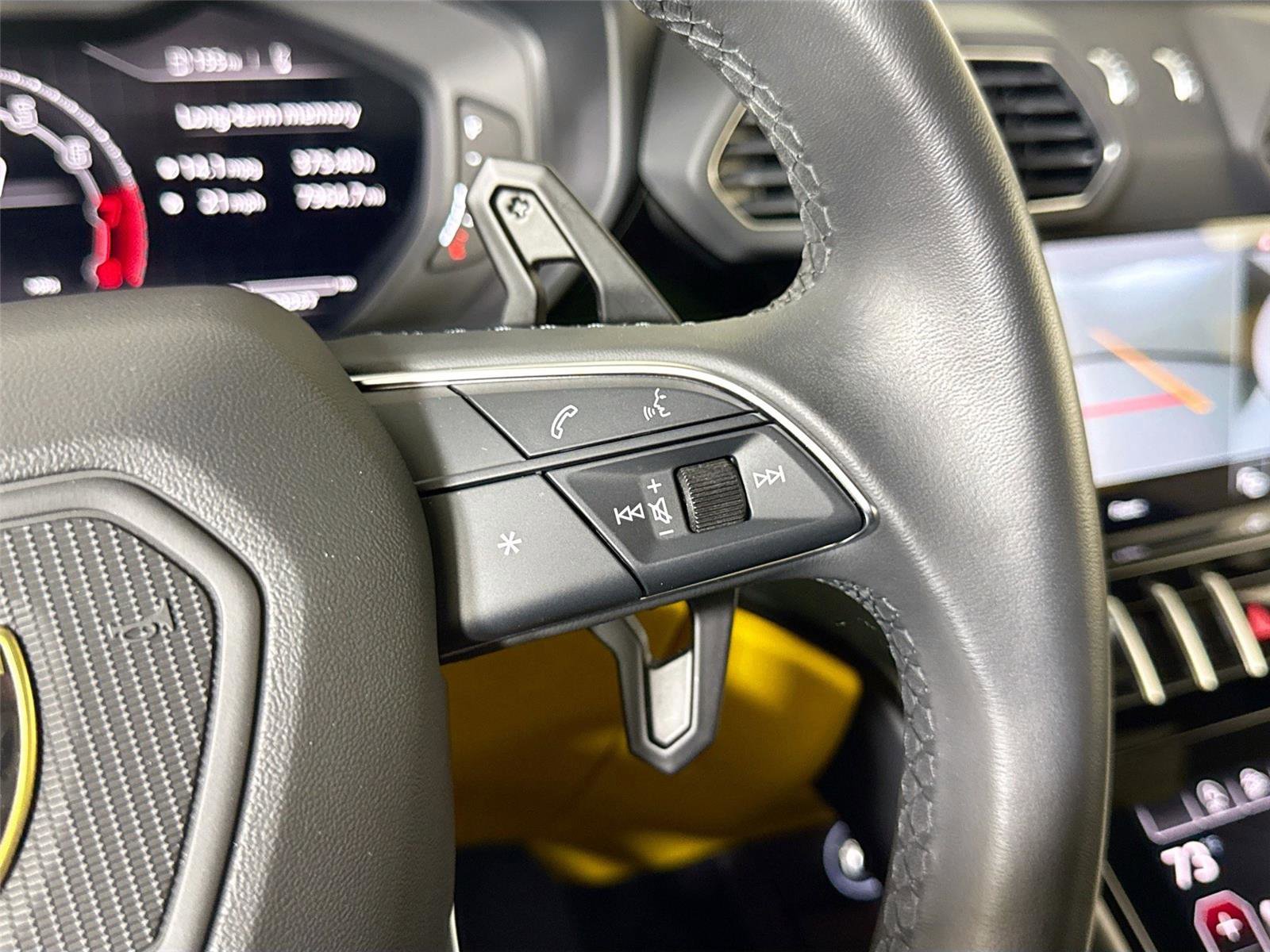 Used 2024 Lamborghini Urus S image 23