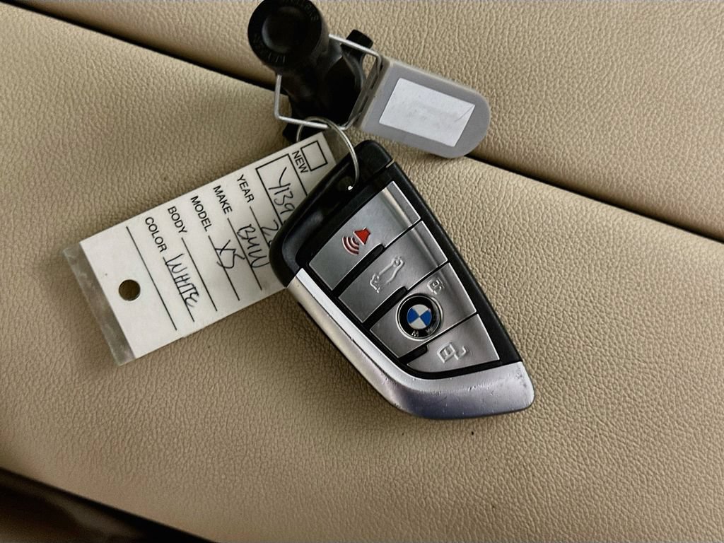 Used 2022 BMW X5 sDrive40i w/ Premium Package RWD image 36