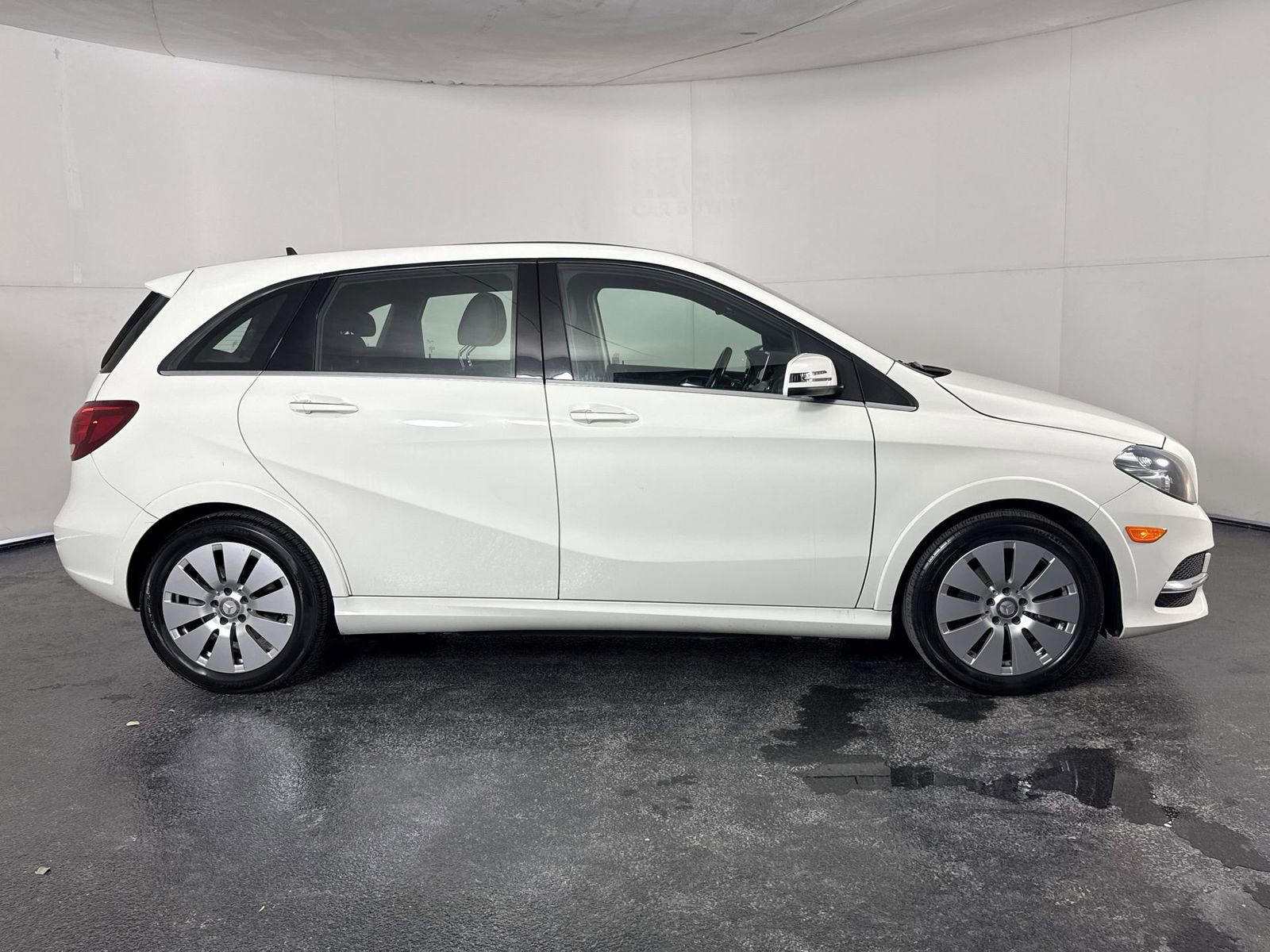 Used 2017 Mercedes-Benz B 250e image 9