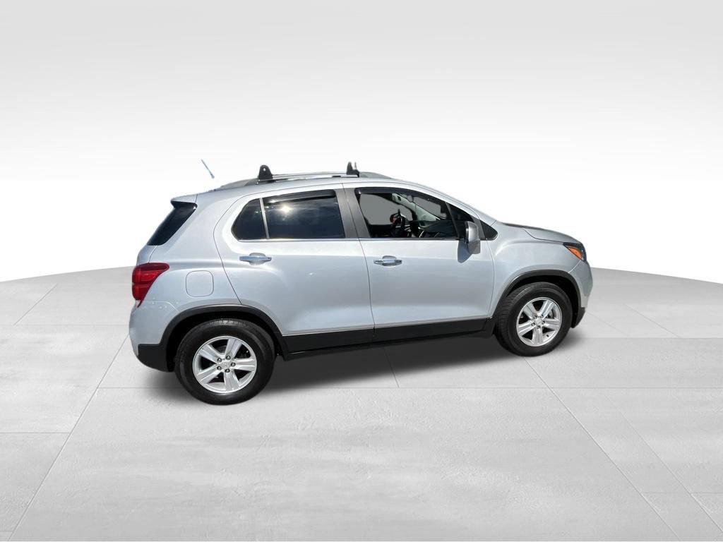 Used 2020 Chevrolet Trax LT w/ LT Convenience Package FWD image 18