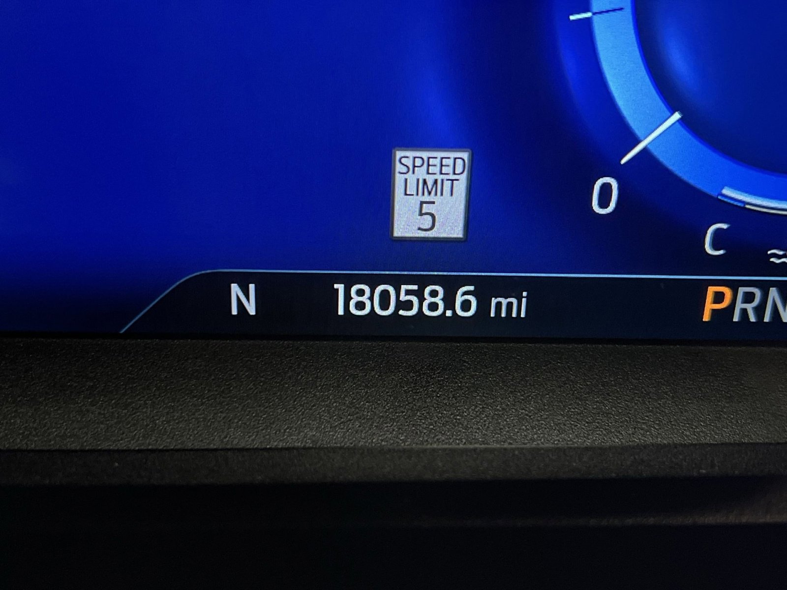 Used 2023 Ford Explorer Platinum w/ Premium Technology Package image 17