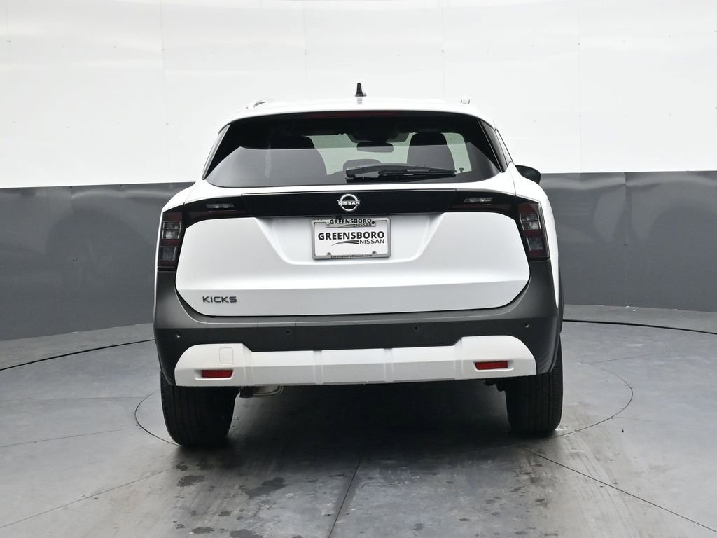 Used 2026 Nissan Kicks SV image 3