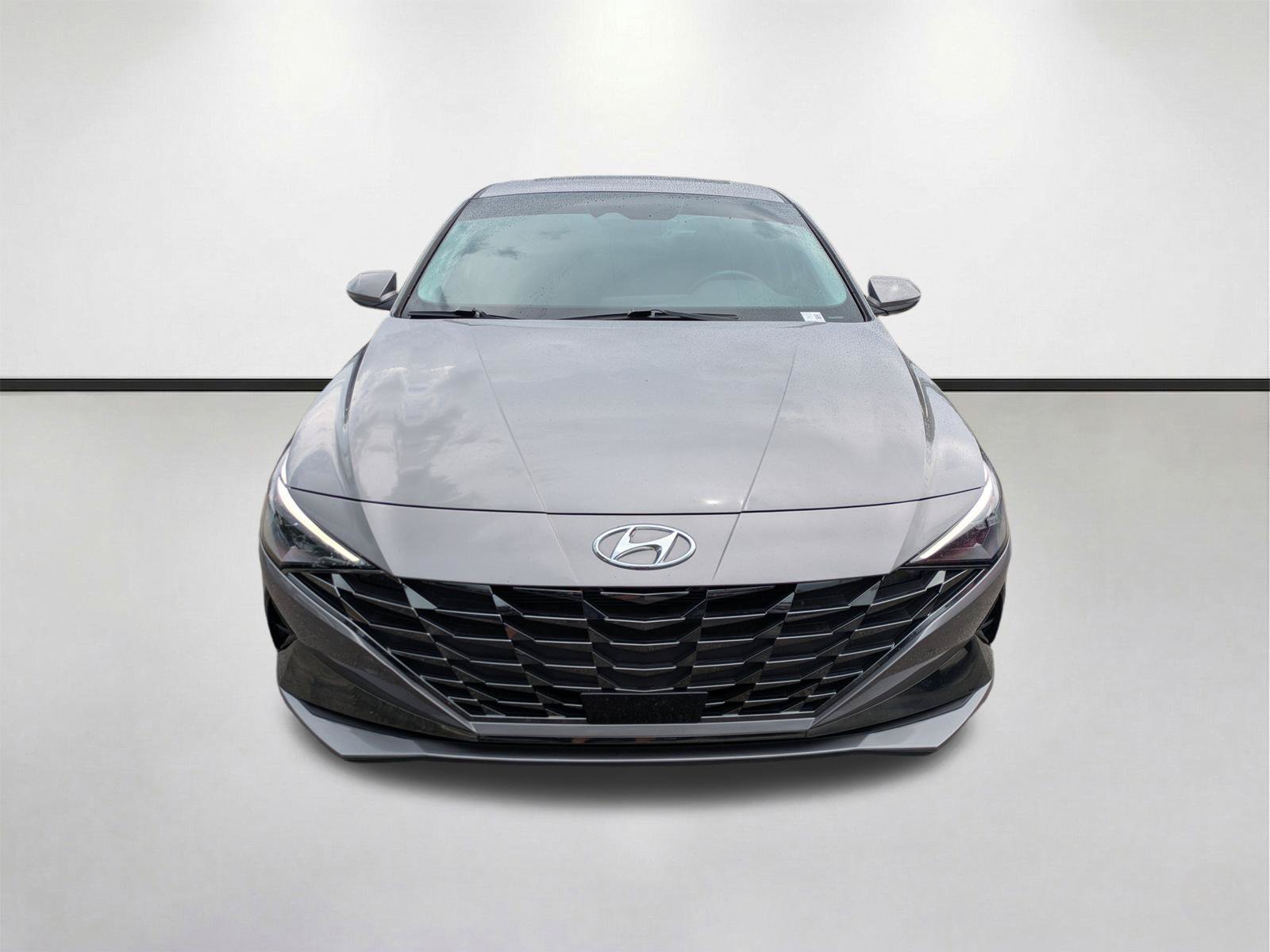 Used 2023 Hyundai Elantra Limited FWD image 3