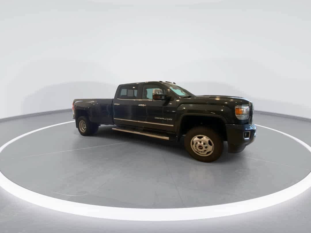 Used 2018 GMC Sierra 3500 Denali w/ Duramax Plus Package AWD/4WD image 2