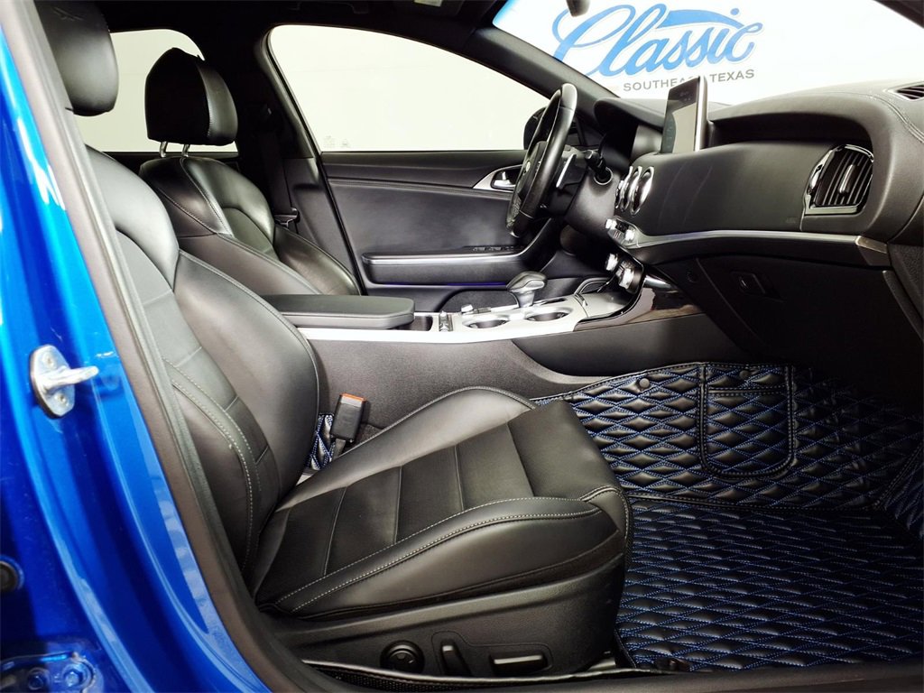 Used 2020 Kia Stinger GT2 image 11
